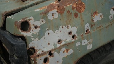 "Враховували потреби військових". Вінницькі волонтери відремонтували фронтовий пікап "Враховували потреби військових". Вінницькі волонтери відремонтували фронтовий пікап