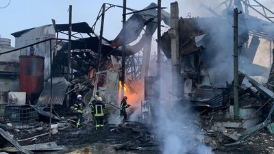 Вибух на виробництві олії у Харкові зруйнував будівлю