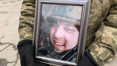 Був представником національно-свідомої молоді: в Тернополі попрощалися з бійцем Валерієм Гиндою Був представником національно-свідомої молоді: в Тернополі попрощалися з бійцем Валерієм Гиндою