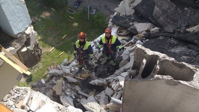 У Харкові з-під завалів 16-поверхівки дістали ще двох загиблих