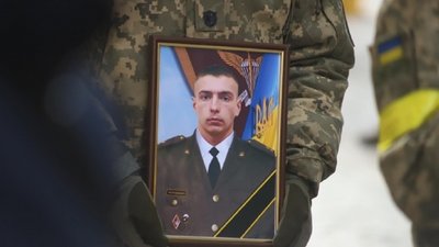 У Львові попрощалися з трьома захисниками України У Львові попрощалися з трьома захисниками України
