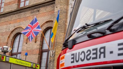 Британські рятувальники передали в Україну 18 пожежно-рятувальних машин Британські рятувальники передали в Україну 18 пожежно-рятувальних машин