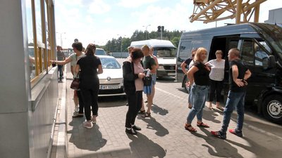 На "Ягодині" через штам коронавірусу "Дельта" розгорнули пункт експрес-тестування. Як він працює На "Ягодині" через штам коронавірусу "Дельта" розгорнули пункт експрес-тестування. Як він працює