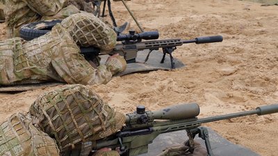На полігоні Херсонщини тривають навчання військовослужбовців з контрснайперської підготовки