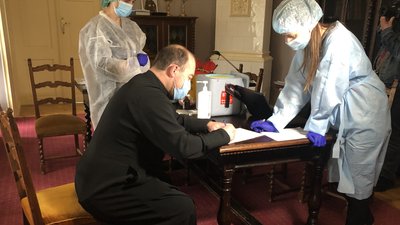 10 священників греко-католицького Кафедрального собору вакцинувалися в Ужгороді 10 священників греко-католицького Кафедрального собору вакцинувалися в Ужгороді