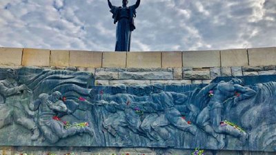 У масках та з дотриманням дистанції: у Черкасах відзначили 9 травня