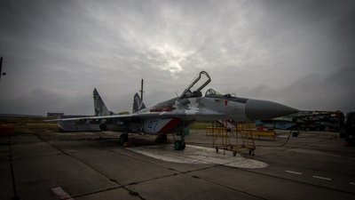 На луцький аеродром повернувся відремонтований винищувач На луцький аеродром повернувся відремонтований винищувач