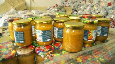 Олія, консерви, крупи, цукор: у Вінниці видають продуктові набори для дітей-сиріт Олія, консерви, крупи, цукор: у Вінниці видають продуктові набори для дітей-сиріт