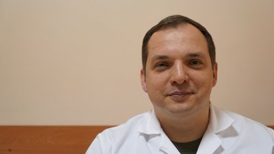 Сергій, начальник хірургічної клініки. Квітень 2023 року. Фото: Олександра Новосел/Суспільне Харків Сергій, начальник хірургічної клініки. Квітень 2023 року. Фото: Олександра Новосел/Суспільне Харків