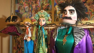Цех, де виготовляють ляльки: у Тернополі для дітей-переселенців організували екскурсію Цех, де виготовляють ляльки: у Тернополі для дітей-переселенців організували екскурсію