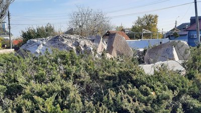 "Скорботна матір". У Миколаєві ліквідовували наслідки підриву пам'ятника "Скорботна матір". У Миколаєві ліквідовували наслідки підриву пам'ятника