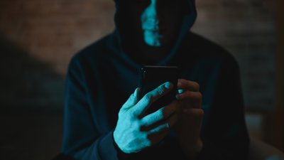 Шахрайство на Чернігівщині: хотів отримати фінансову допомогу, а втратив майже 100 тисяч