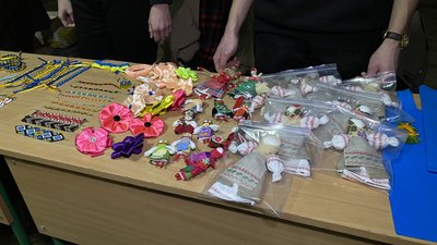У Полтавському педагогічному університеті влаштували благодійну "Новорічну толоку": на що збирали У Полтавському педагогічному університеті влаштували благодійну "Новорічну толоку": на що збирали