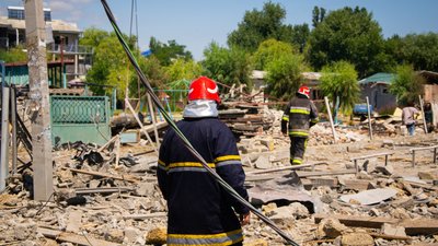 "В мене немає воєнних об‘єктів, в мене немає нацистів". Жителі селища на Одещині розповіли про ракетний обстріл. ВІДЕО "В мене немає воєнних об‘єктів, в мене немає нацистів". Жителі селища на Одещині розповіли про ракетний обстріл. ВІДЕО