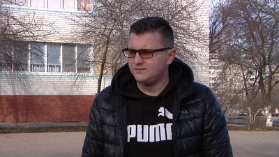 "Намалюй життя". В Одесі волонтери замальовують рекламу наркотиків на стінах будинків та парканах