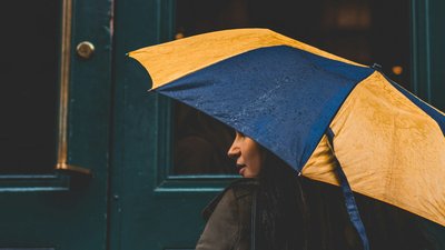 Погода, 18 квітня 2026 року, дощ, парасолька, прогноз, Франківськ