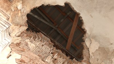 Одна із найбільших синагог східної Європи: як на Рівненщині реставрують дах пам’ятки архітектури Одна із найбільших синагог східної Європи: як на Рівненщині реставрують дах пам’ятки архітектури