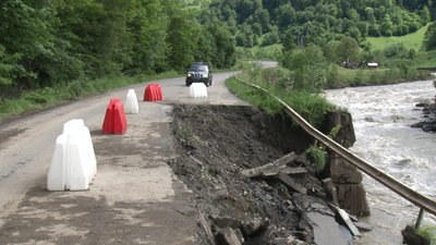 Внаслідок негоди на Закарпатті попередні збитки оцінили в 125 мільйонів гривень Внаслідок негоди на Закарпатті попередні збитки оцінили в 125 мільйонів гривень