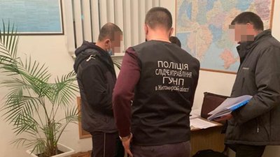 На Житомирщині поліція затримала 7 жителів області, яких підозрюють в організації підпільного казино На Житомирщині поліція затримала 7 жителів області, яких підозрюють в організації підпільного казино