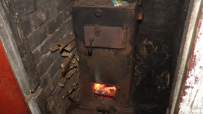 Пошкоджений будинок наслідки російських обстрілів Донецька область Пошкоджений будинок наслідки російських обстрілів Донецька область