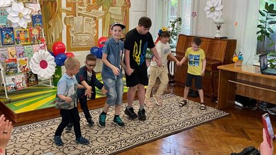 "Війна внесла корективи": у Черкасах влаштували свято для дітей з інвалідністю та переселенців "Війна внесла корективи": у Черкасах влаштували свято для дітей з інвалідністю та переселенців