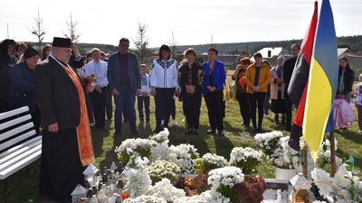 Панахида на могилі Ярослава Прокопишина Панахида на могилі Ярослава Прокопишина