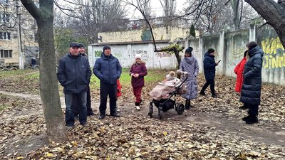 В Одесі збираються спиляти 60 дерев заради паркінгу районного суду — екологи В Одесі збираються спиляти 60 дерев заради паркінгу районного суду — екологи