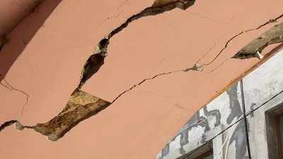 Сусіднє будівництво руйнує миколаївську пам'ятку-архітектури: мешканці подаватимуть до суду Сусіднє будівництво руйнує миколаївську пам'ятку-архітектури: мешканці подаватимуть до суду