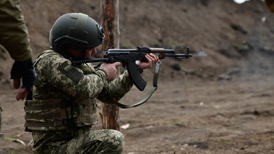 Український військовий 122-ї окремої бригади територіальної оборони ЗСУ