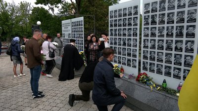 В День Героїв у Рівному вручили відзнаки ПЦУ родичам загиблих бійців В День Героїв у Рівному вручили відзнаки ПЦУ родичам загиблих бійців