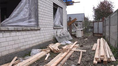 В одному із сіл Черкащини відновлюють пошкоджені будинки В одному із сіл Черкащини відновлюють пошкоджені будинки