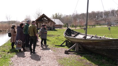 В історичному парку Рівного переселенців знайомлять з давньою українською культурою В історичному парку Рівного переселенців знайомлять з давньою українською культурою