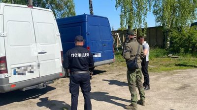Схема виїзду чоловіків за кордон
