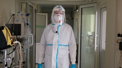 Лікує хворих на коронавірус в реанімації. Анестезіолог Чернівців Роман Курулюк. СУСПІЛЬНЕ І ЛЮДИ Лікує хворих на коронавірус в реанімації. Анестезіолог Чернівців Роман Курулюк. СУСПІЛЬНЕ І ЛЮДИ
