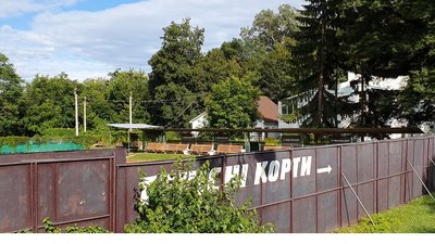 Петиція проти забудови багатоповерхівками тенісних кортів в Ужгороді набрала понад 250 підписів