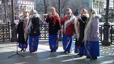 На центральній вулиці Одеси пройшов фестиваль “Масляна на Дерибасівській”