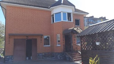 Подружжя потрапило до реанімації: в Звягелі на Житомирщині горів приватний будинок