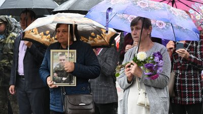 Марш захисників: у центрі Луцька відбулася хода військовослужбовців Марш захисників: у центрі Луцька відбулася хода військовослужбовців