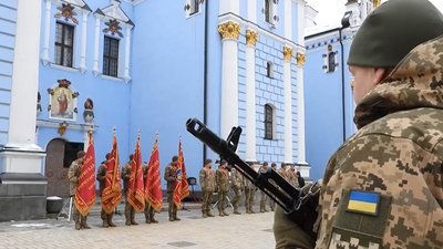 "Символ честі та доблесті": львівська 125 бригада тероборони отримала Бойовий прапор