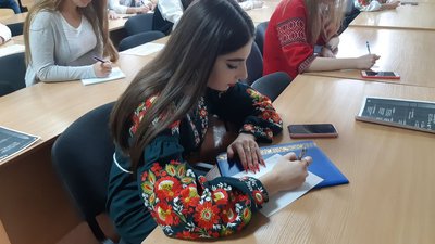 У Вінниці писали диктант національної єдності: як це було У Вінниці писали диктант національної єдності: як це було