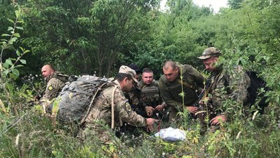 Для миколаївських добровольців провели заняття з військової топографії