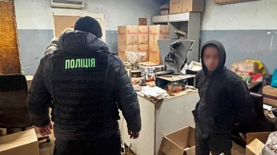 Підпільний цех із виробництва сигарет на Харківщині