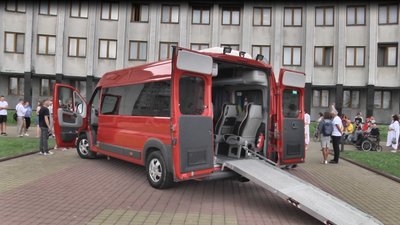 Мікроавтобус тепер є у волинській спортивній дитячо-юнацькій школі для людей з інвалідністю Мікроавтобус тепер є у волинській спортивній дитячо-юнацькій школі для людей з інвалідністю
