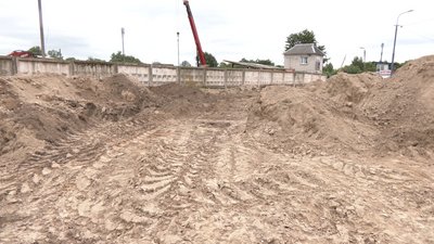 Лікарі розповіли про стан 18-річного робітника, якого врятували під час обвалу траншеї у Луцьку Лікарі розповіли про стан 18-річного робітника, якого врятували під час обвалу траншеї у Луцьку