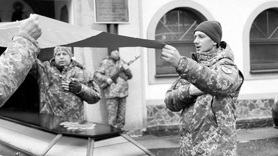 У Мукачеві попрощалися з полеглим захисником Сергієм Герасименком У Мукачеві попрощалися з полеглим захисником Сергієм Герасименком