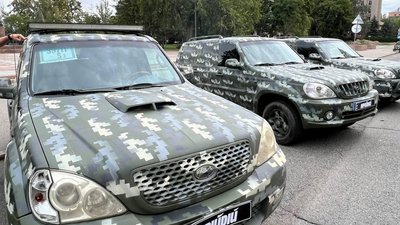Позашляховики для військових. Миколаївські волонтери передадуть автомобілі на південний напрямок