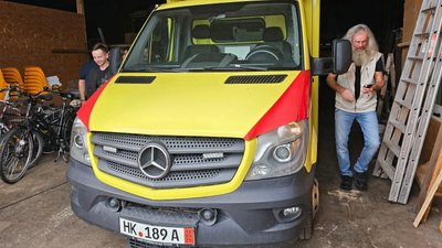 Громада на Волині отримала реанімобіль від німецьких волонтерів Громада на Волині отримала реанімобіль від німецьких волонтерів