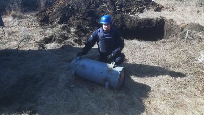 На Кіровоградщині рятувальники знищили бойову частину ворожої крилатої ракети "Калібр"