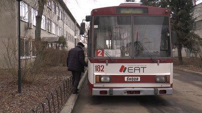 В Івано-Франківську провели на пенсію найстаршого водія тролейбуса В Івано-Франківську провели на пенсію найстаршого водія тролейбуса