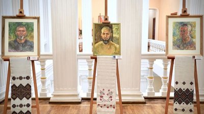 "Галерея Героїв": у Києві студенти малювали українських військових